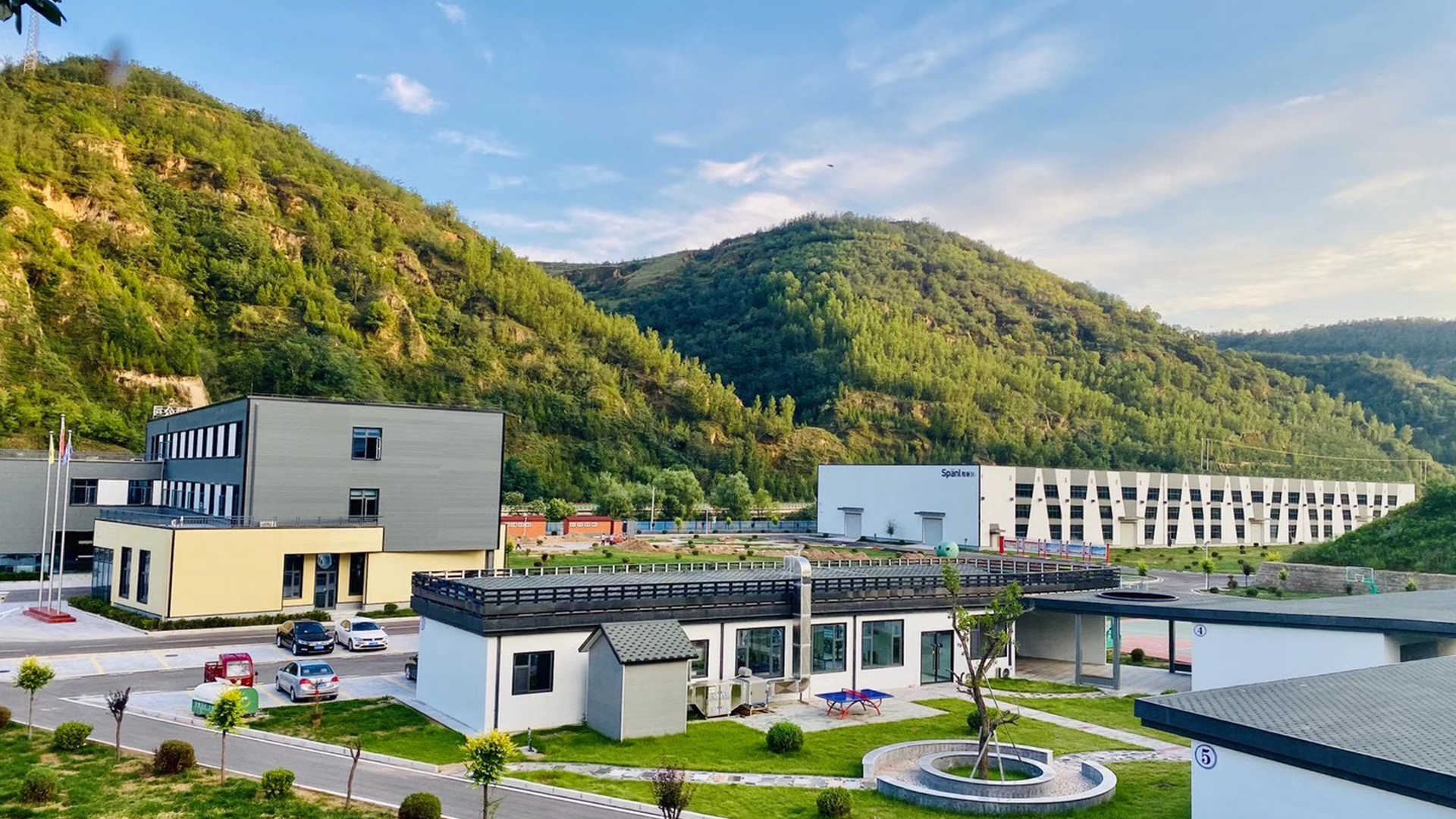 延安斯派尔集成建筑科技有限公司厂房 板材型号:SG7012，SG9003，SG1014，CZS70-02。